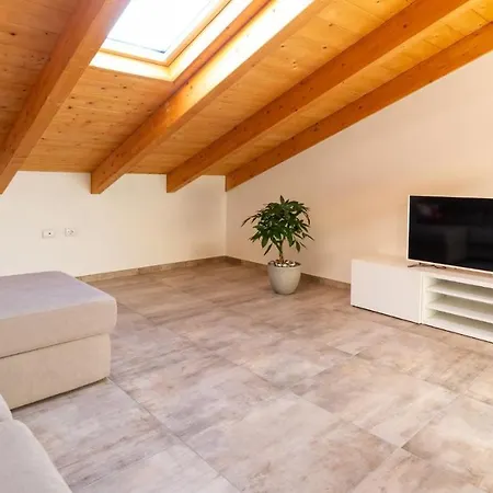 Casa Degli Artigiani-attico Con Vista Lejlighed Oristano