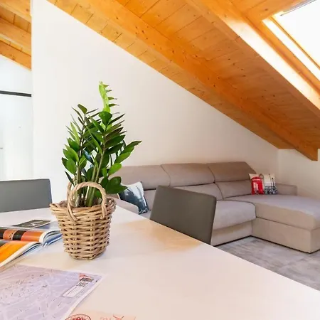 Lejlighed Casa Degli Artigiani-attico Con Vista